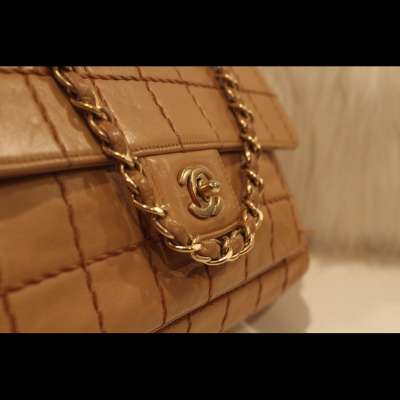 CHANEL SQUARE QUILT FLAP BAG - Picture 3 of 8